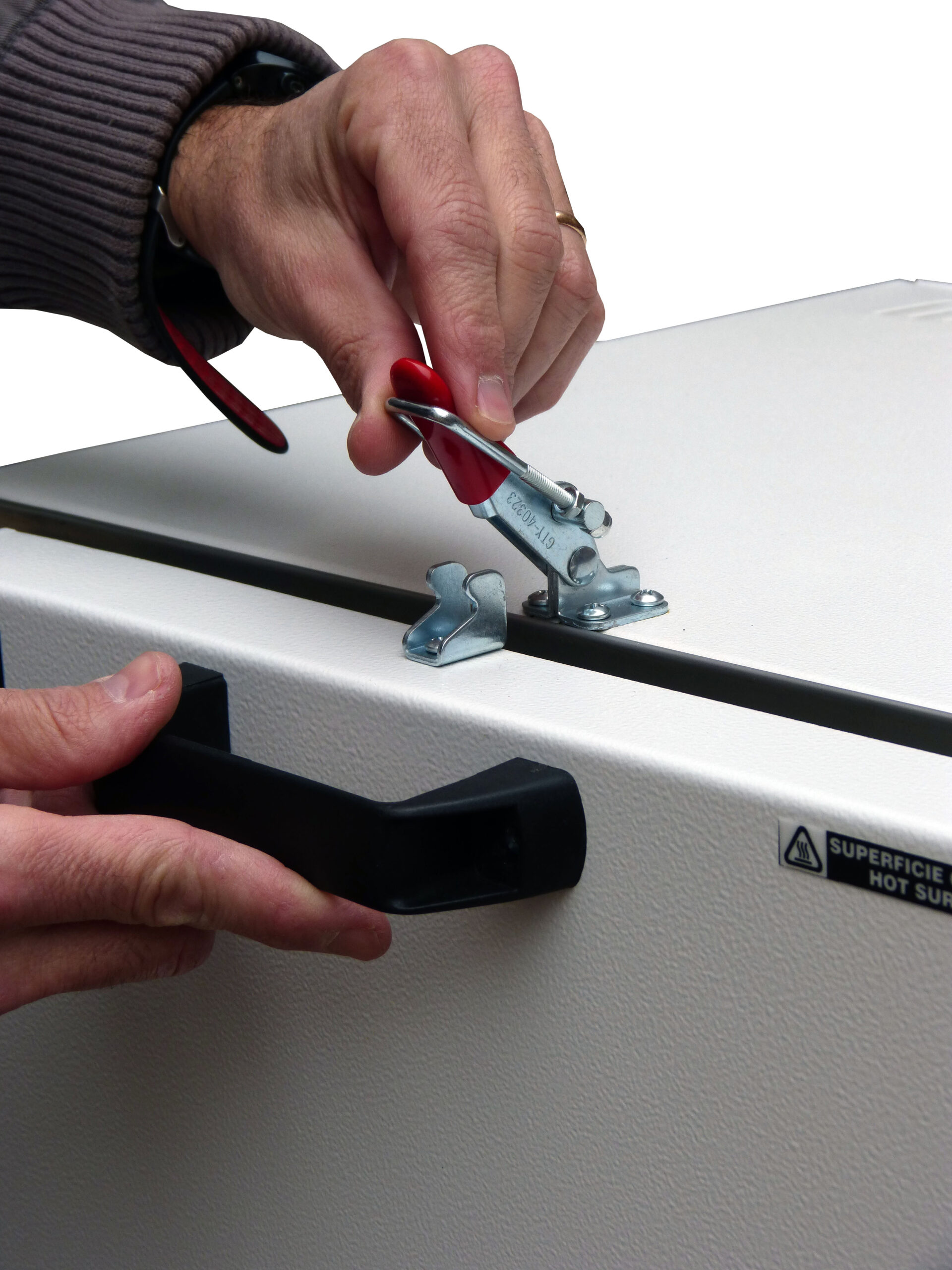 HTE-1 abriendo 2 cortado